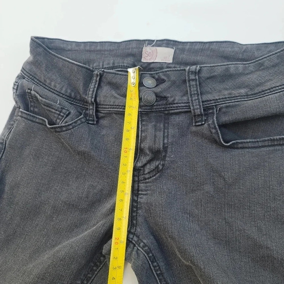 SO Women's Juniors 7 Jeans Gray Light Wash Denim Stretch Mid-Rise Cotton Blend - Picture 10 of 10
